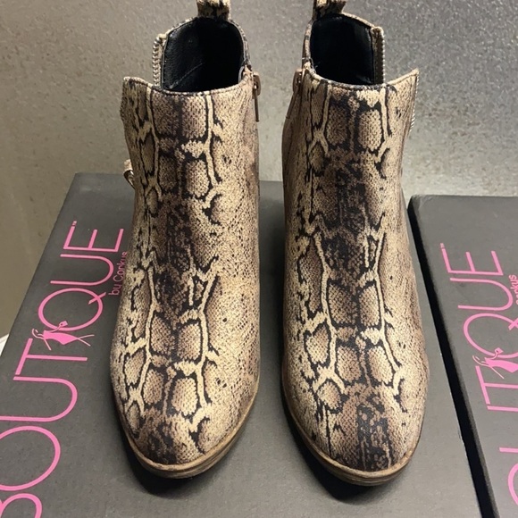 Boutique by Corkys ‘Tombstone’ Bootie in Brown Snake - Picture 2 of 10